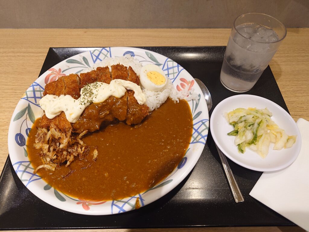 チキン南蛮カレー 880円