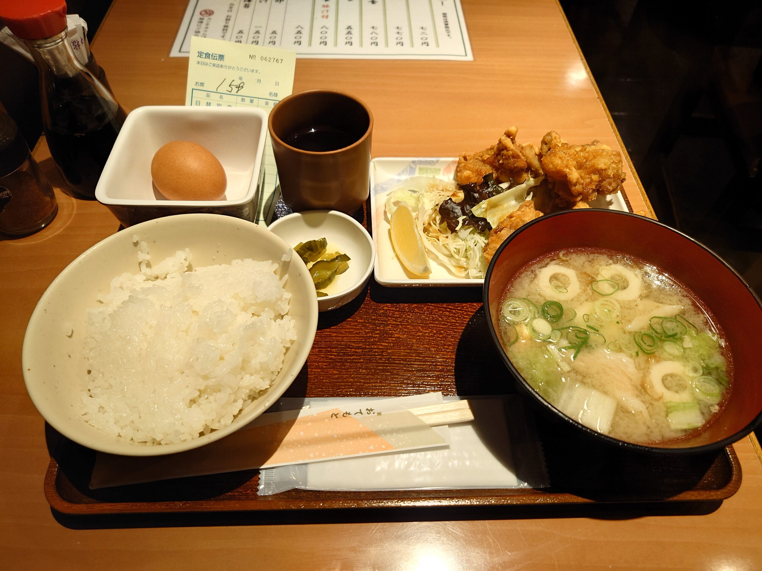 鶏唐揚げ定食豚汁付