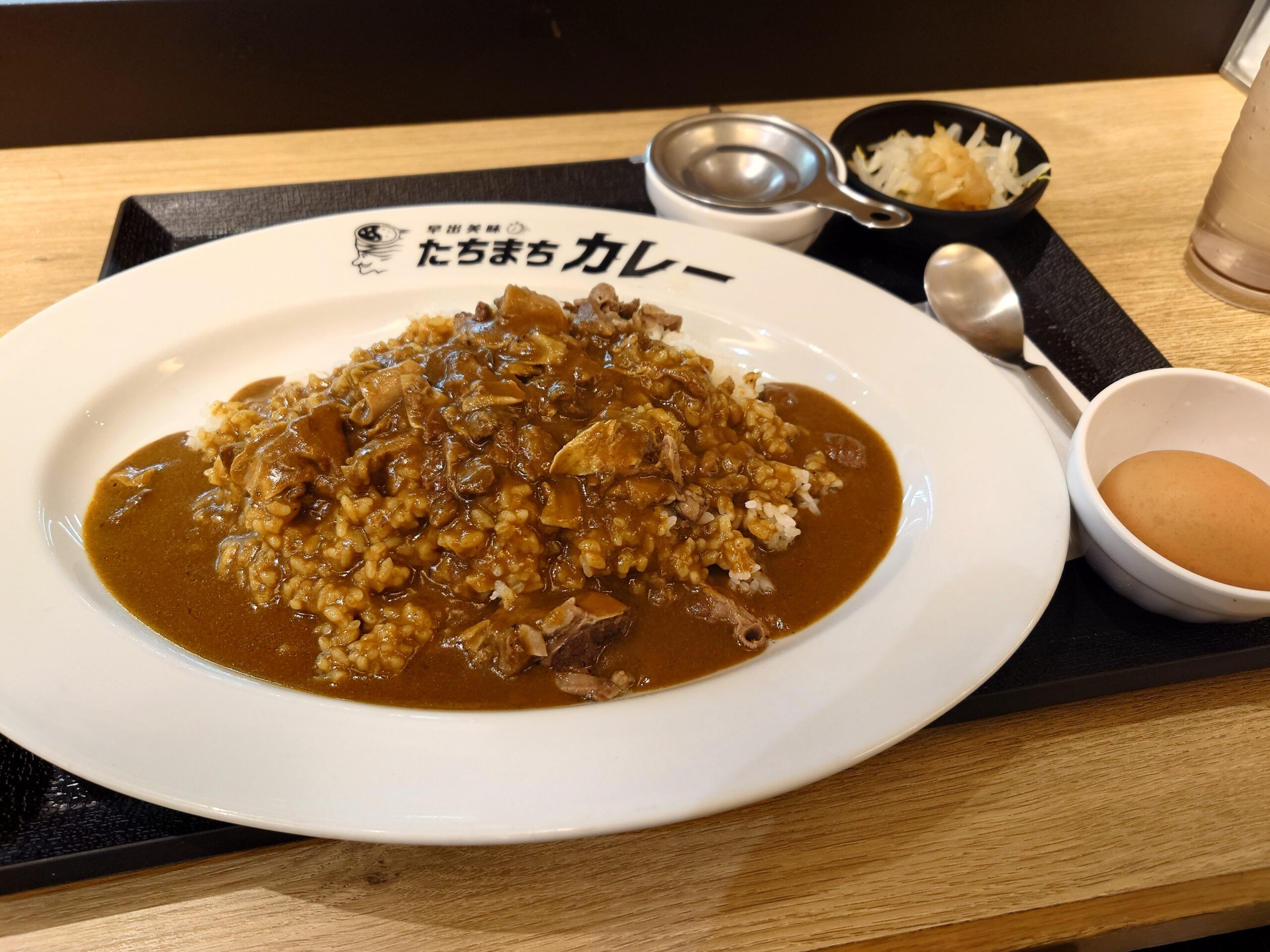 カレーライス 500円+牛スジ 200円+蘭玉 150円